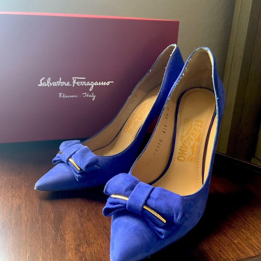 Salvatore Ferragamo Runa 100 Zaffiro VI suede calf, size 6.5 B